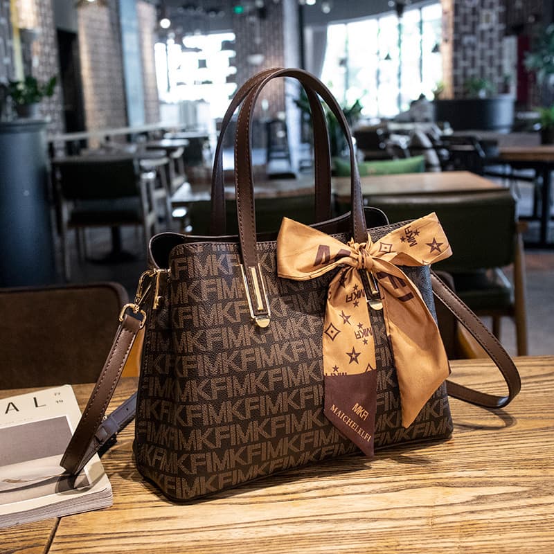 Hong Kong Luxury Brand Genuine Leather Large Capacity Handbag 2026 New Fashion Versatile Shoulder Crossbody Tote Women's Bag