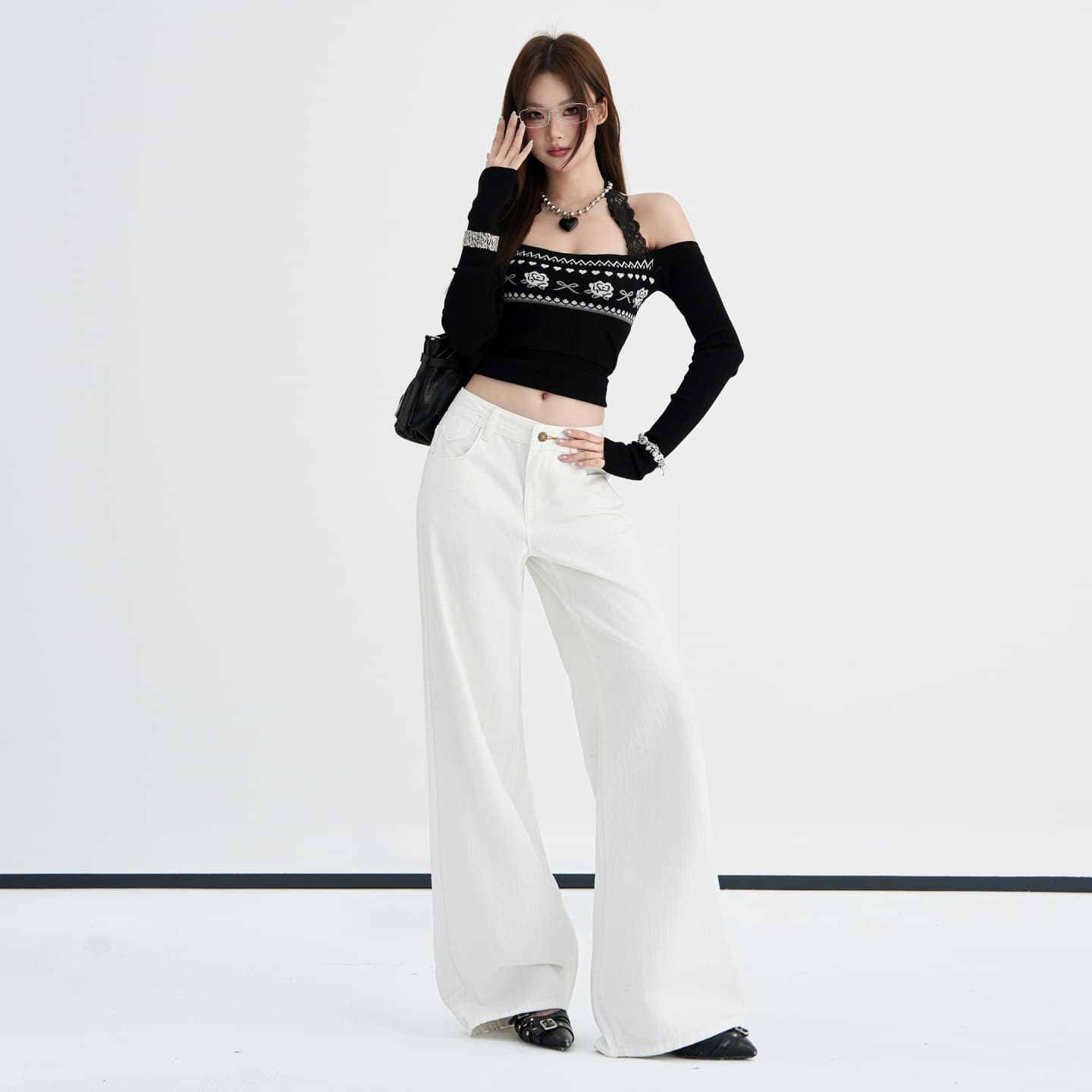 Sweet and cool style white bootcut jeans for women in early autumn new personalized back waist metal breasted embroidered drapey floor mopping pants
