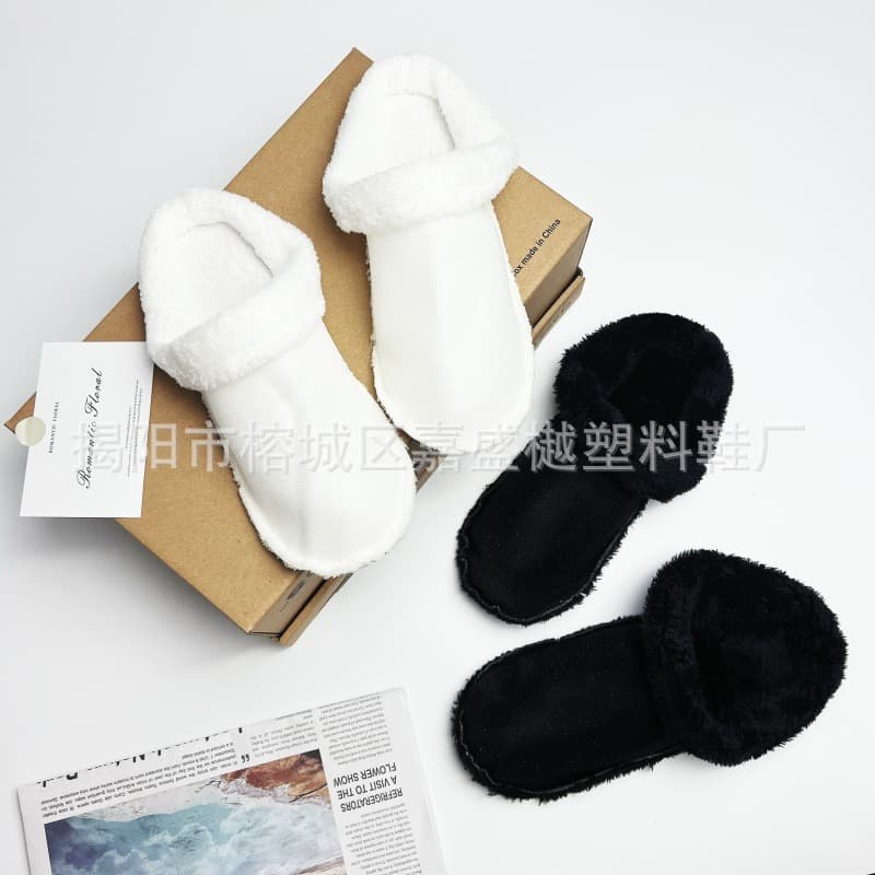 2025 New Style Furry Cotton Cover for Women's Crocs, Warm, Stylish, Removable and Washable.