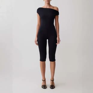 Amazon 2026 New European and American Style Simple One-Shoulder Short-Sleeve Slimming Top Fitted Capri Pants Sportswear Set