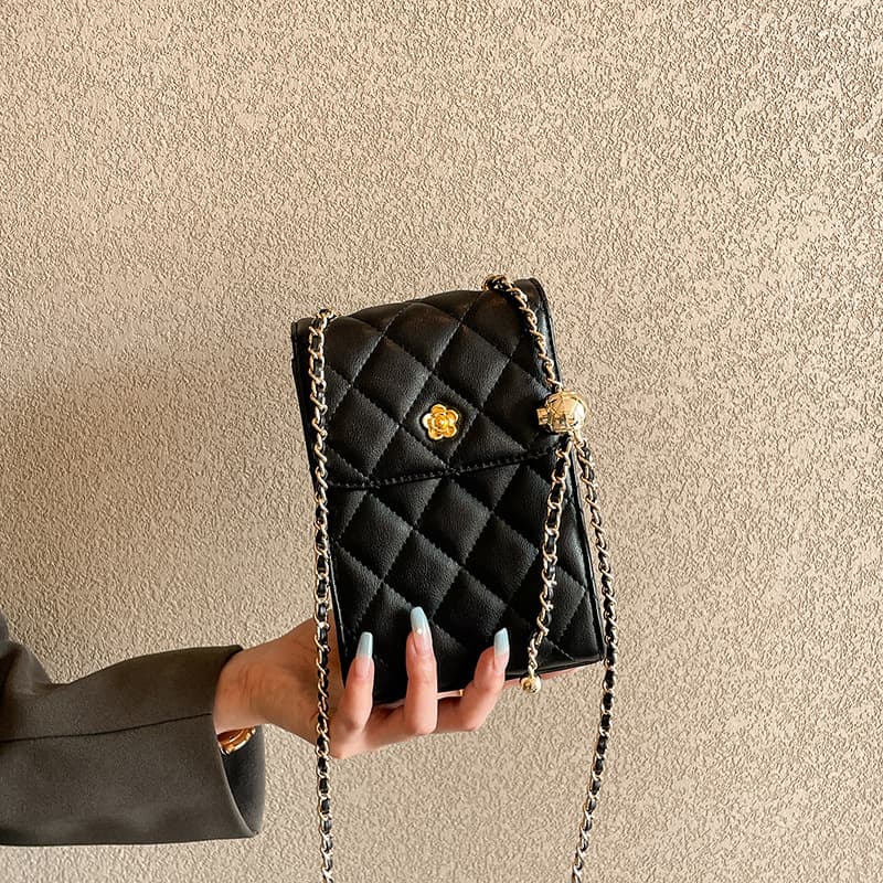 Cowhide versatile mobile phone bag for women 2026 new trendy chain bag 2023 niche design mini crossbody bag for women summer
