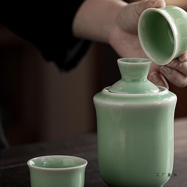 Wine warming set with heating function for yellow rice wine, nostalgic ceramic pot, home-use Chinese-style liquor cups and decanter