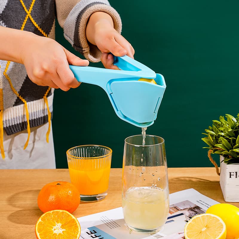 Manual portable juicer multifunctional household food grade juicer small lemon thickened plastic juicer