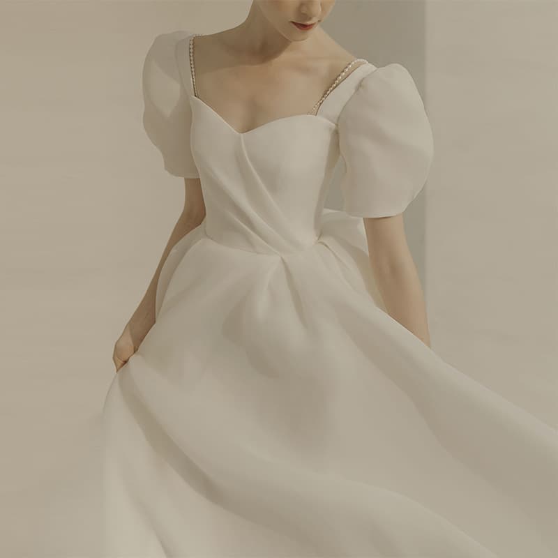 Light Wedding Dress 2026 New Style Bride Bubble Sleeve White Simple Elegant Square Neckline Host Slim Evening Gown