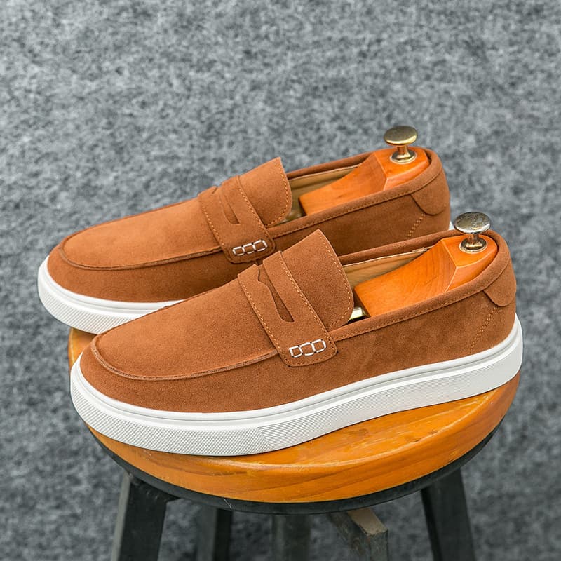 Cross-border New Large Size Men's Smile Skateboarding Shoes, British Casual Loafers, Foreign Trade European Style Lazy Shoes for Men
