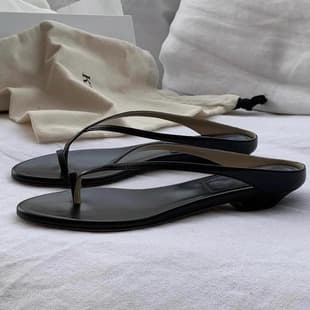 Niche Design Low Heel Flip Flops 2026 Summer New Versatile Open Toe Thong Outdoor Casual Slippers Women Shoes