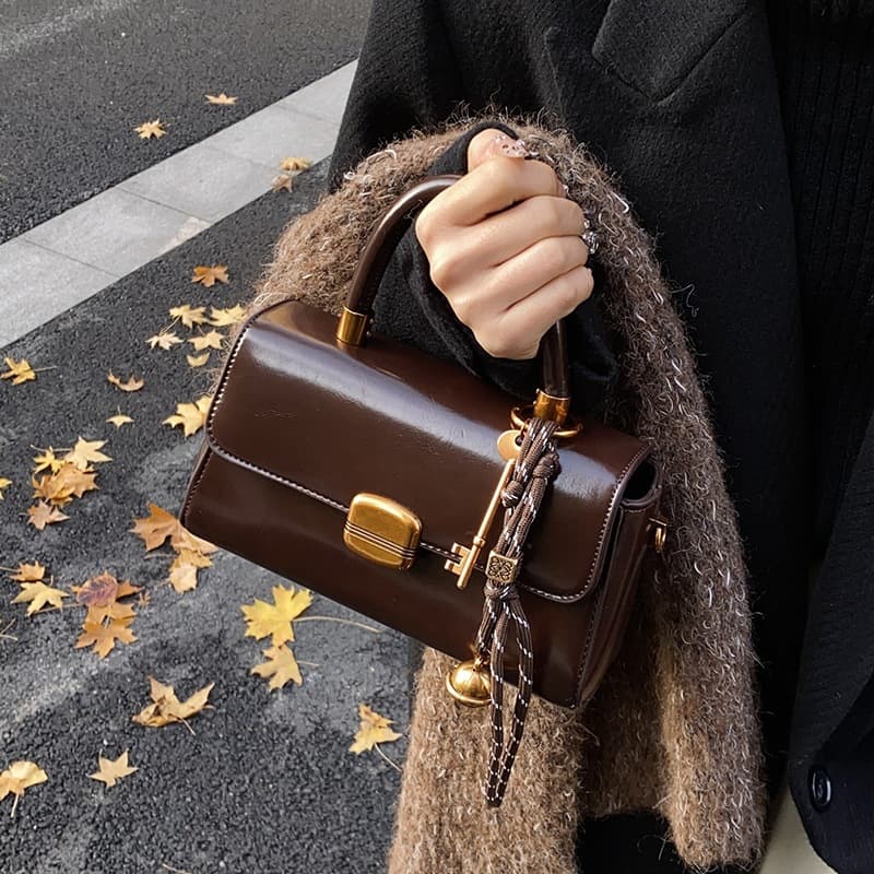 Korean Bag Women 2026 New Autumn Winter Versatile Crossbody Bag Fashion Handheld Small Square Bag Trendy Niche Small Square Bag
