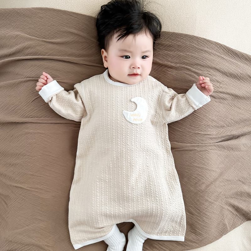 Baby pajamas, spring and autumn shoulder buttons, long sleeves, double-layer anti-kick sleeping onesies, baby pajamas, warm home clothes, nightgowns