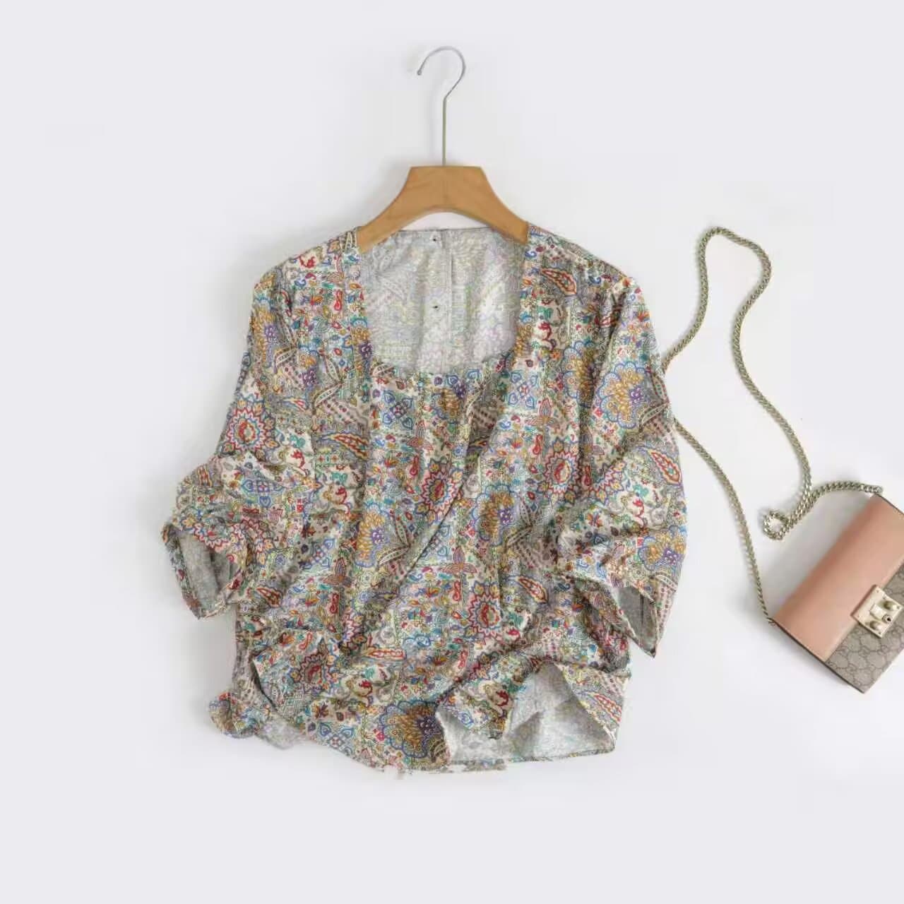 Large size fat mm, foreign style and versatile, age-reducing, slimming, square collar, floral small shirt, women's summer new casual loose top 0426