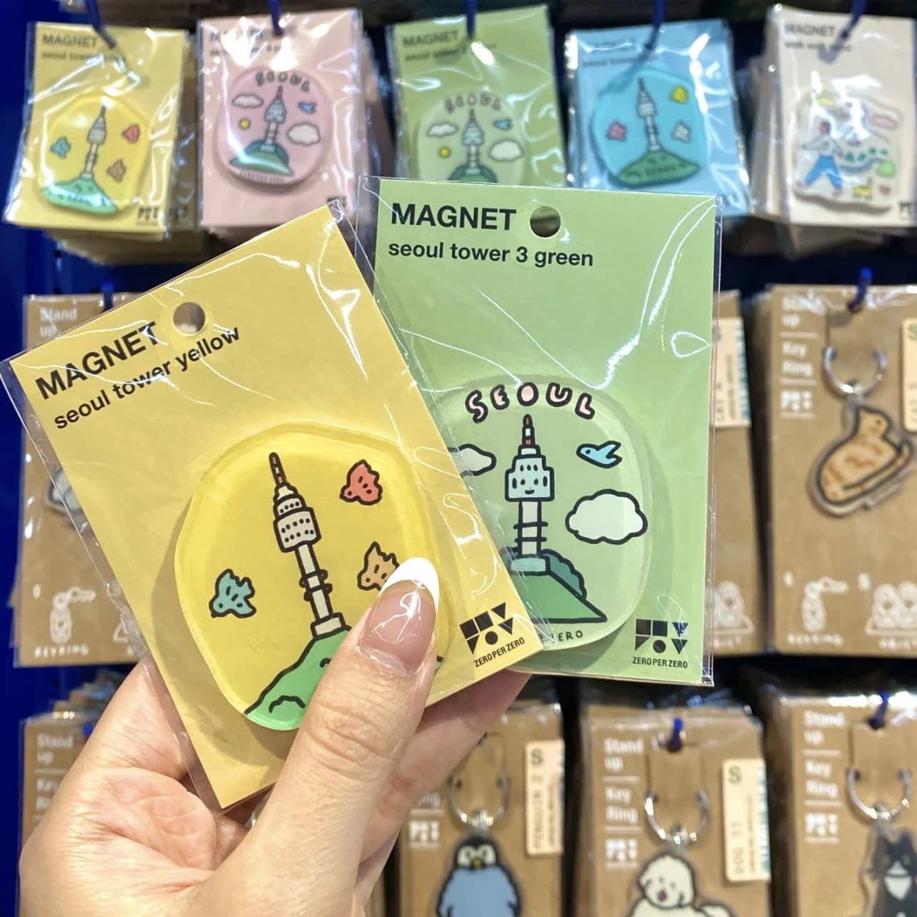 Custom-made irregular-shaped transparent acrylic refrigerator magnets for scenic spots, cultural and creative animation magnetic stickers, and creative cartoon avatar refrigerator magnets.