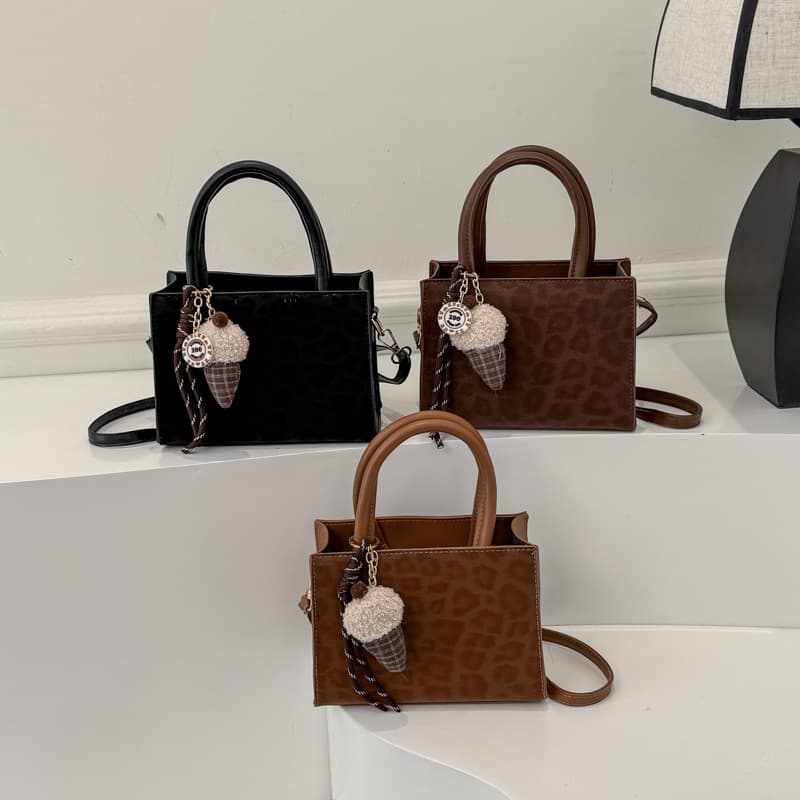 2026 Fashionable Leopard Print Western Style Large Capacity New Trendy Literary Texture Casual One-Shoulder Crossbody Handbag for Women