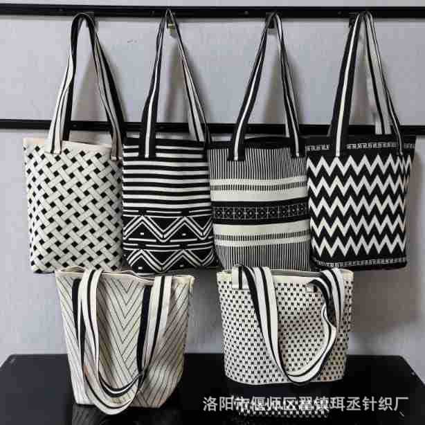 New women's bag woven geometric pattern knitted shoulder bag, versatile fashion crossbody bag for going out, large capacity women's bag