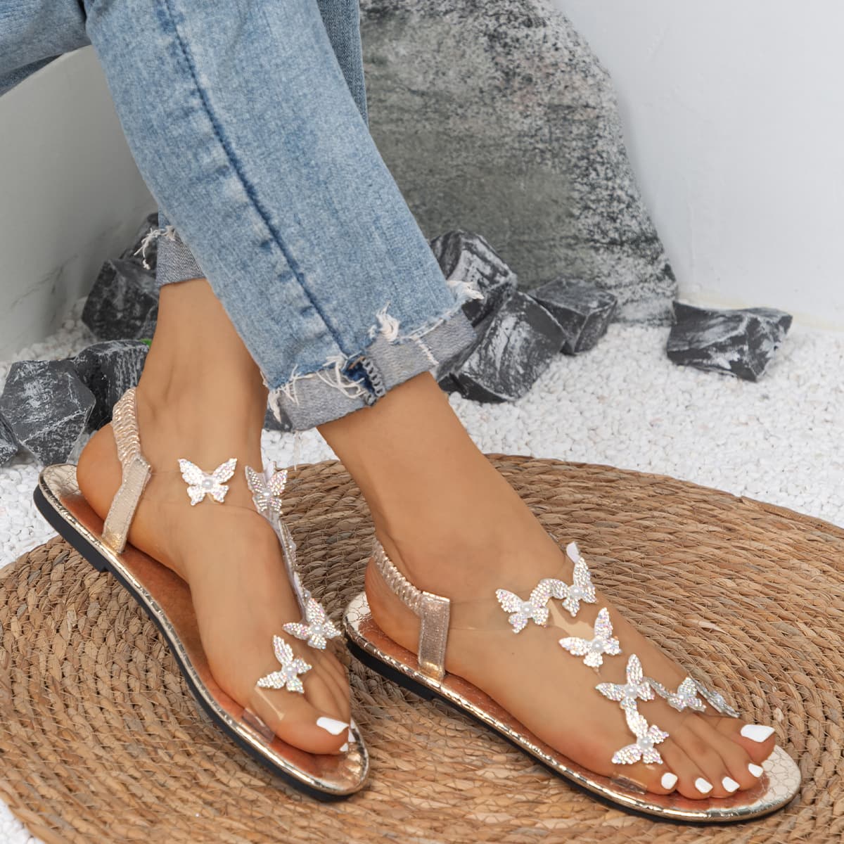 New European and American style butterfly rhinestone flat sandals, soft-soled beach flat slippers, sizes 36-43