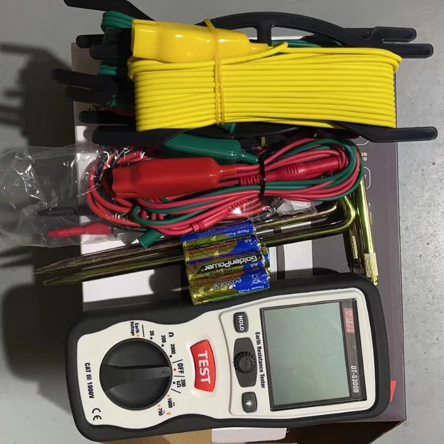 CEM DT-5300B Ground Resistance Tester Earth Resistance Meter Megohmmeter DC Resistance Tester
