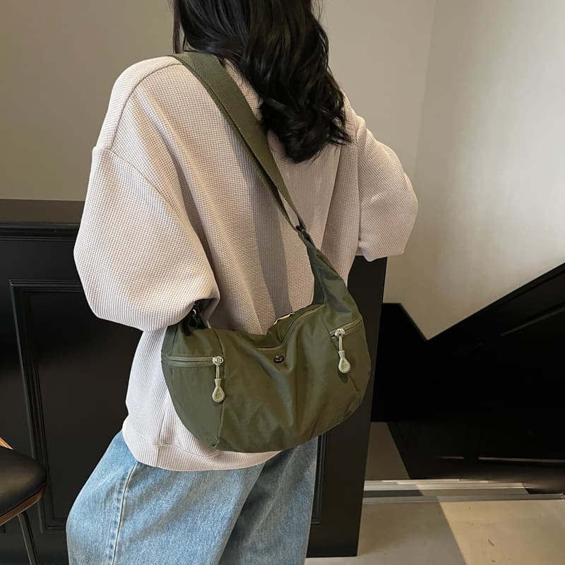 New Lulu Croissant Bag Crossbody Shoulder Dumpling Bag 2025 Niche Fashion Design Moon Bag Handbag