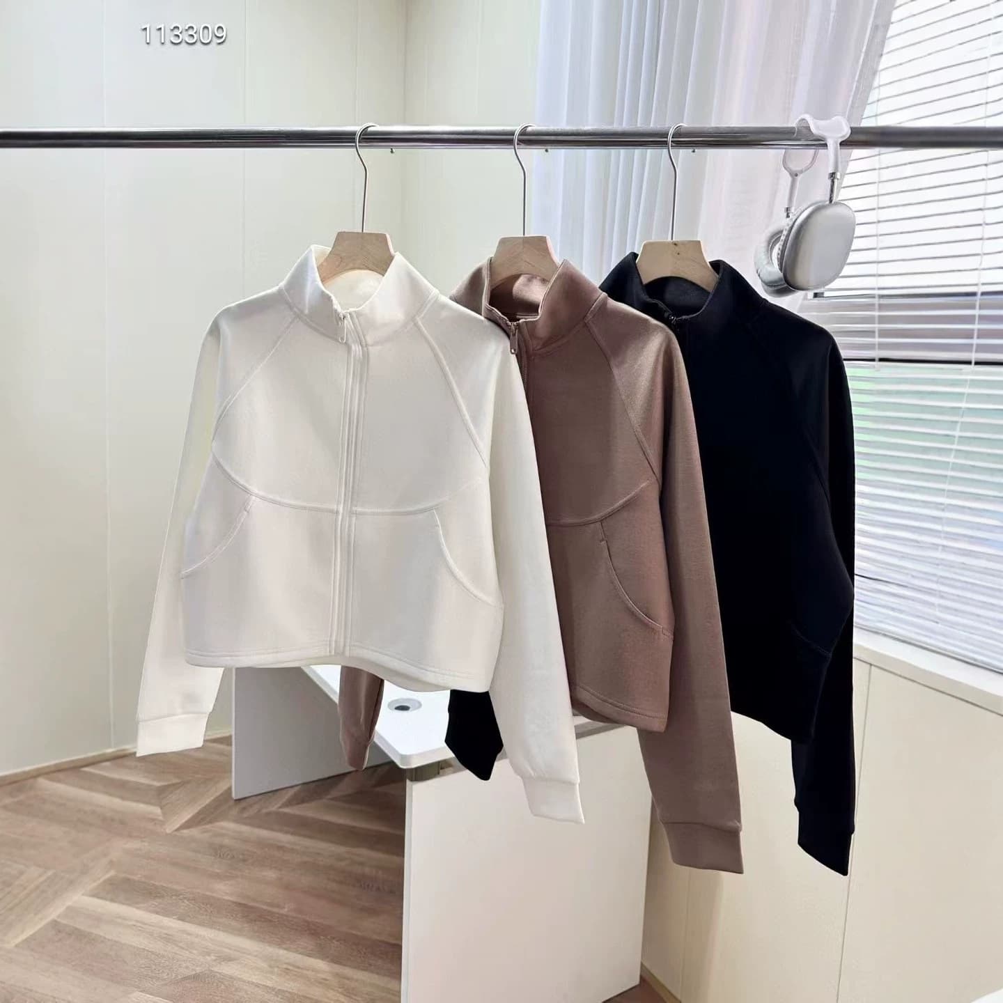 ALOGANT Women's Sports Jacket Spring Autumn Loose Stand Collar Cardigan Zip-up Sweatshirt Running Fitness Yoga Top