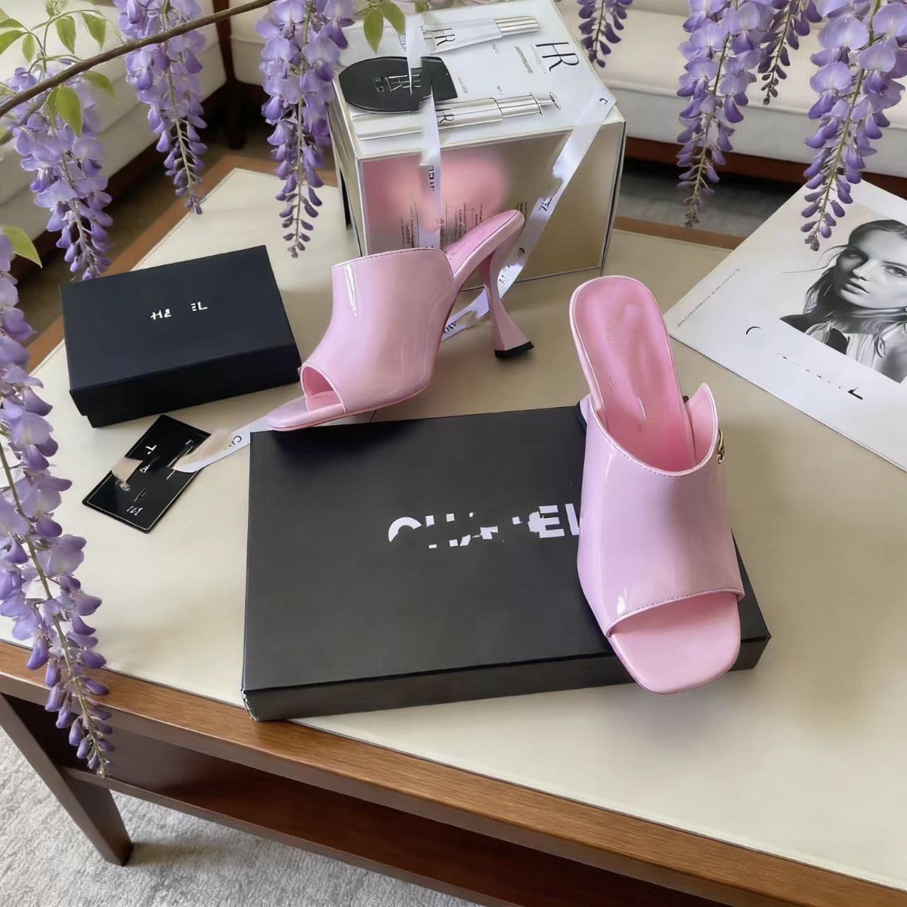 Versatile Fashion Fish Mouth Slide Sandals, 8.5cm Wine Glass Heel Small Fragrance Style Patent Leather High Heel Slippers for Women, Outdoor Wear One-Strap Slides