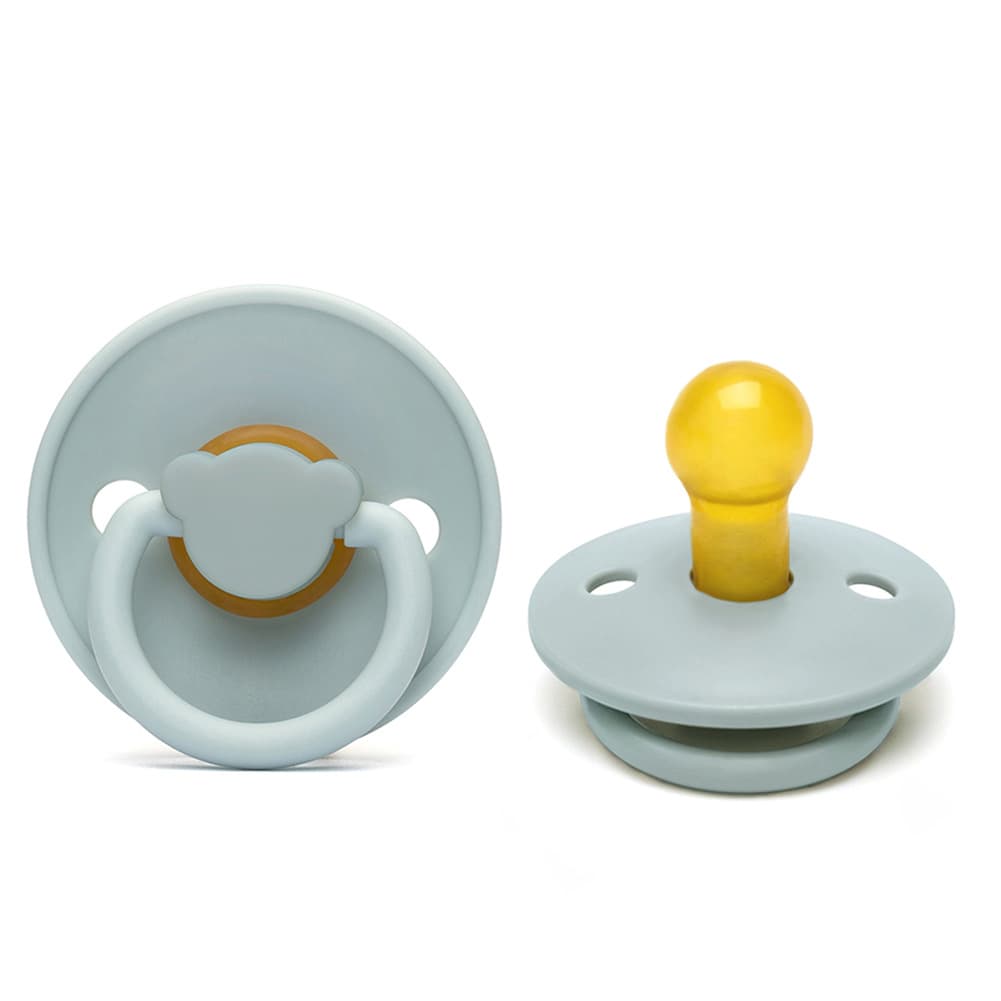 Factory direct sales wholesale of super soft and cute bear-shaped natural latex round-head baby pacifiers.