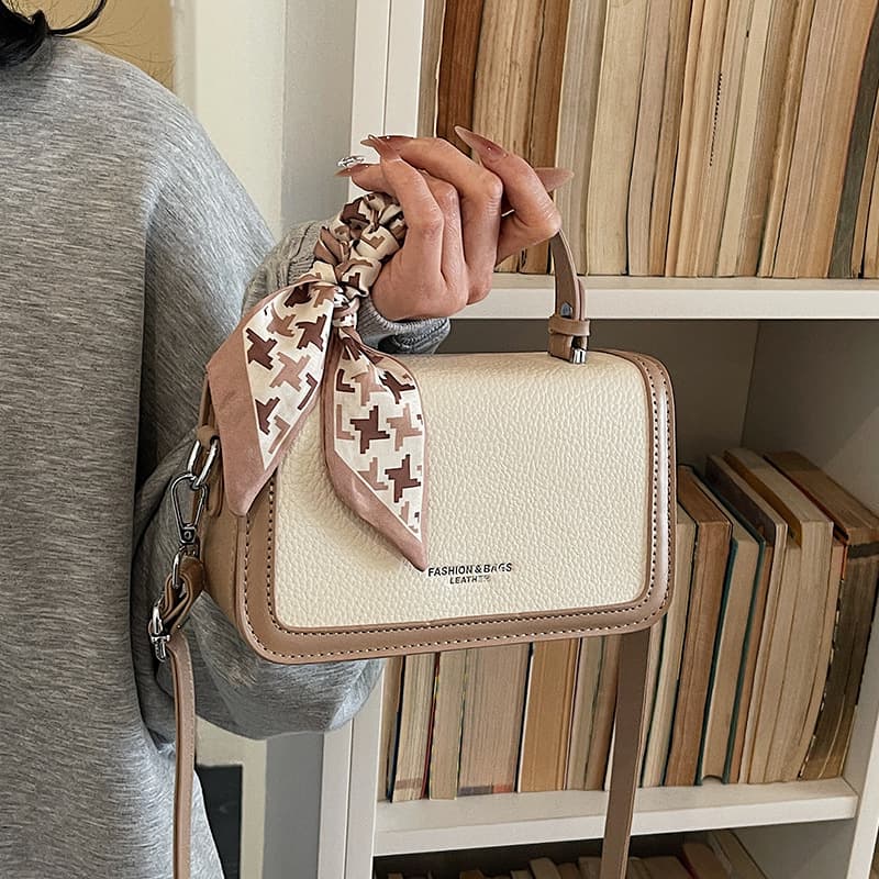 2026 New Fashion Women's Popular Small Handheld Square Bag, Versatile Crossbody Bag, High-End Mini Bag