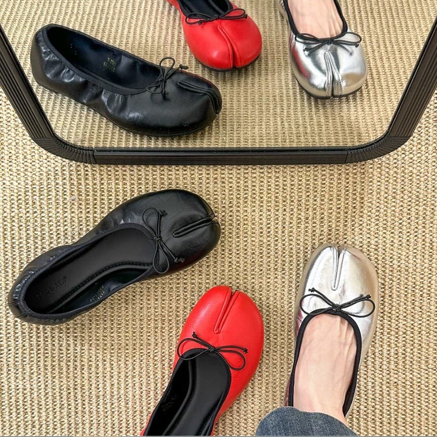 Silver Ballet Flat Split-Toe Shoes for Women 2026 New French Style Shallow Mouth Pig Toe Shoes Flat Grandma Shoes