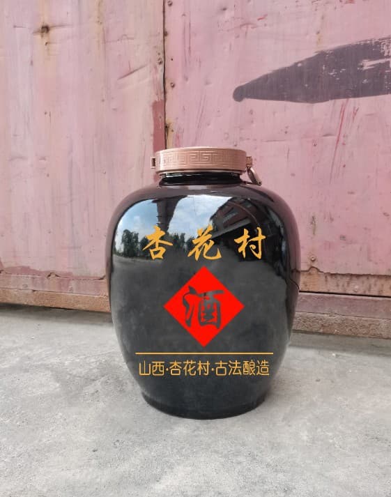 Jingdezhen Carved Ceramic Wine Jar, Baijiu Storage Vessel, Large-Sized Aged Ceramic Wine Jar and Bottle