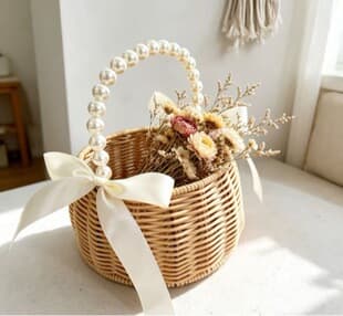 Woven Straw Handbag Basket, Flower Girl Basket, Gift Basket, Handheld Flower Scattering Basket, Small Wedding Basket