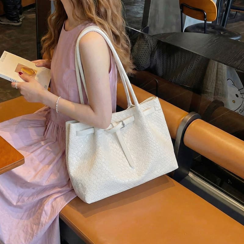 Korean Style Small Handwoven Basket Bag for Women 2026 Summer New Large Capacity Tote Bag Commuter Shoulder Crossbody Bag