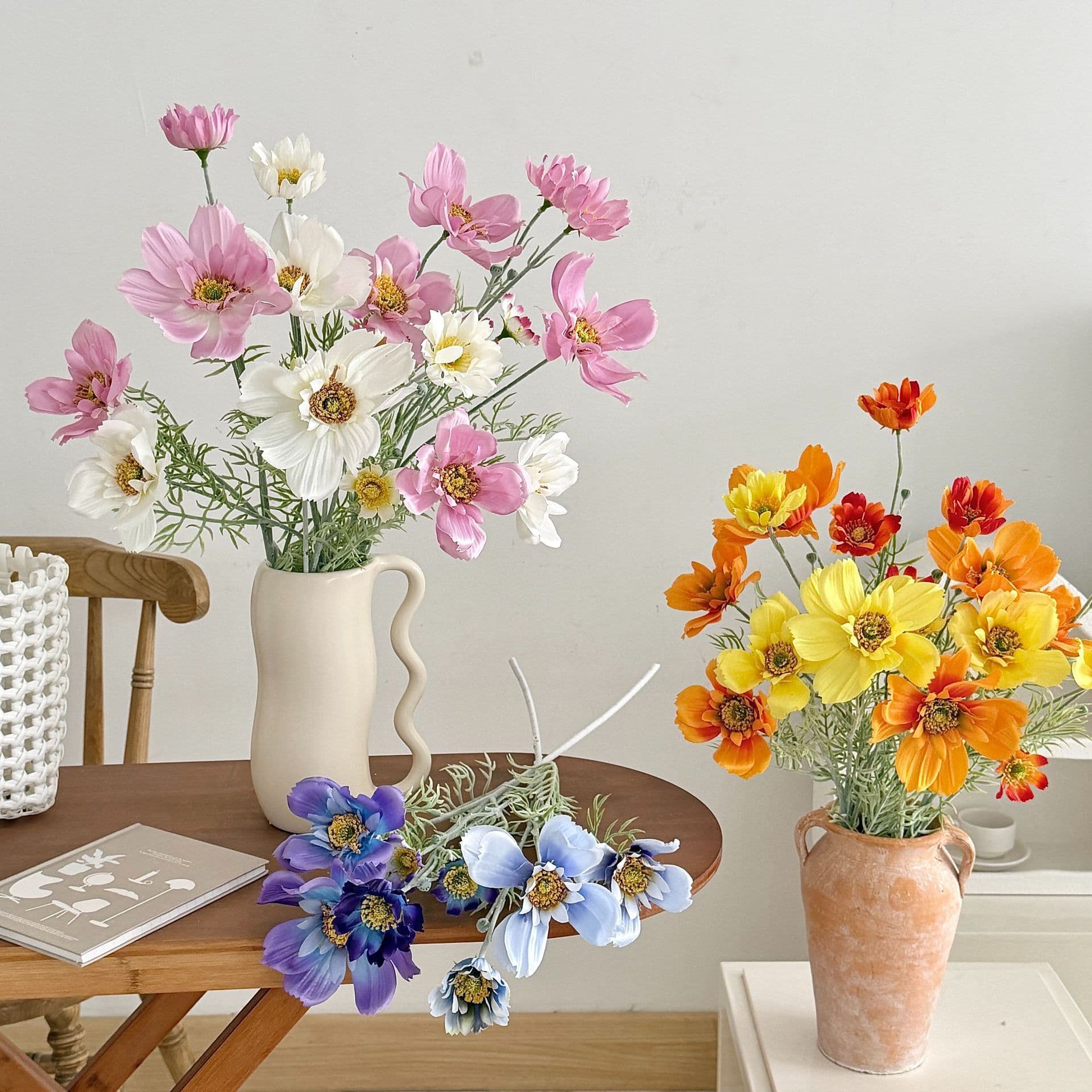 4-Head Big Cosmos Artificial Flowers, Gesang Flowers, Living Room Decorative Floral Arrangement, Fake Flowers for Hotel, Homestay, Wedding Scene Decoration