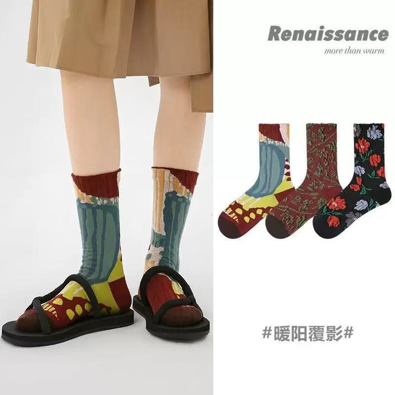 Fashionable embossed artistic Fosun socks, trendy women's socks, floral raspberry knee-high socks, retro style French oil painting trendy socks