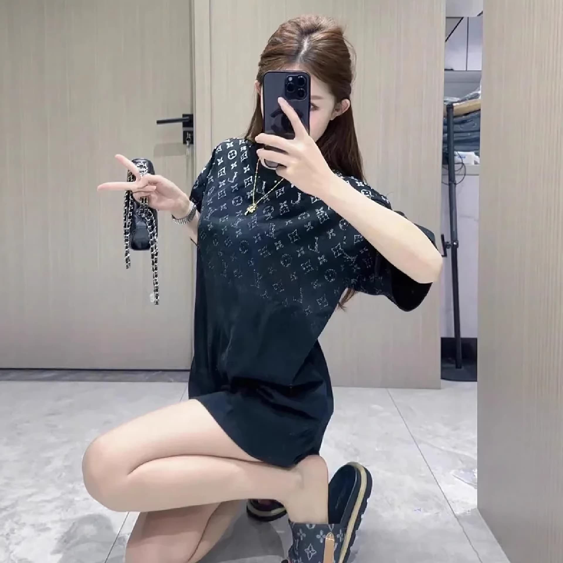 Lvjia Women's Short-Sleeve T-Shirt, Gradient Full Logo Print Half-Sleeve Top, Loose Fit Round Neck, Trendy Brand Ljia Pure Cotton T-Shirt