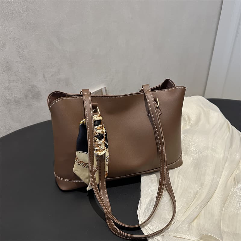 Spring and Summer 2025 New Tote Bag for Women, Versatile Large Shoulder Bag, Commuter Large Capacity Underarm Bag