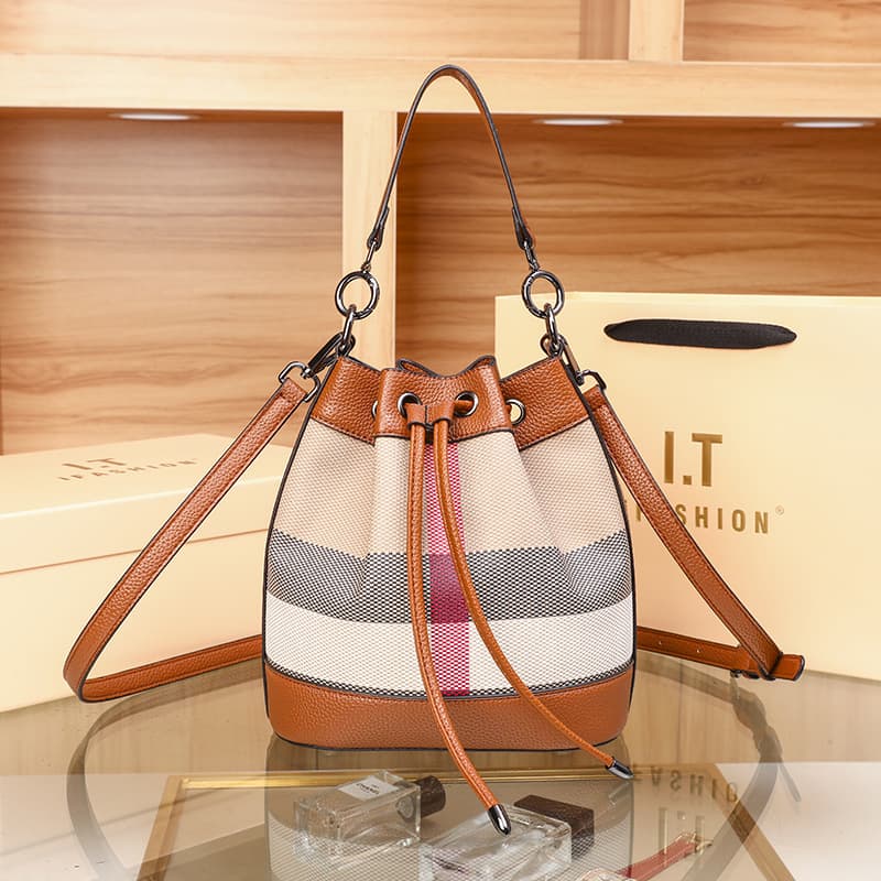 Trendy 2024 Women's Large Capacity Bucket Bag Crossbody Sling Cord Lock Leather Handbag Retro Print Contrast Color Flounce
