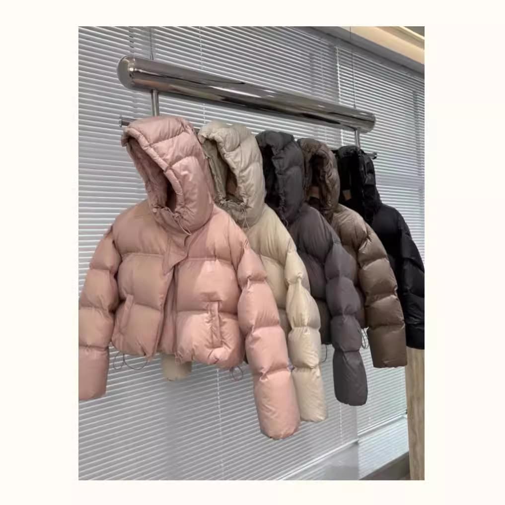 Off-Season White Duck Down Jacket for Women, Short Style, Autumn/Winter New, Korean Loose Fit, Thickened, Puffer Coat for Petite Figures