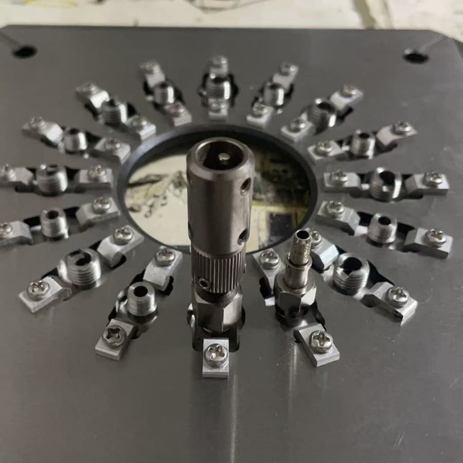 Factory supply of fiber optic polishing discs, energy fiber D80 polishing discs, and 24-core SMA905 connectors available for wholesale.