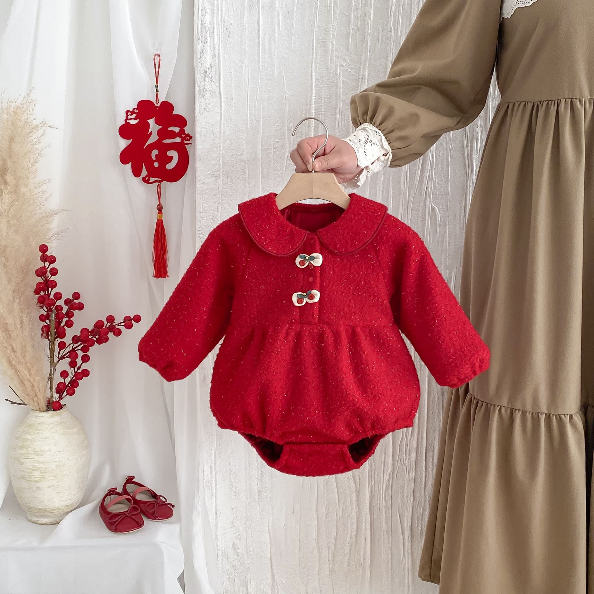 Winter Baby Clothes Newborn RedFleece-Lined Women's Baby Romper Full Month Gown Cotton Material Chinese Mainland Origin