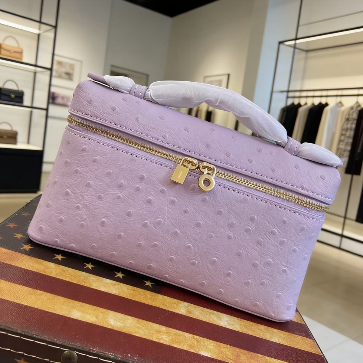 Manufacturer Lp19 Genuine Leather Handbag New Model Gigi Same Style Kelly Square Box Makeup Bag with Gold Buckle
