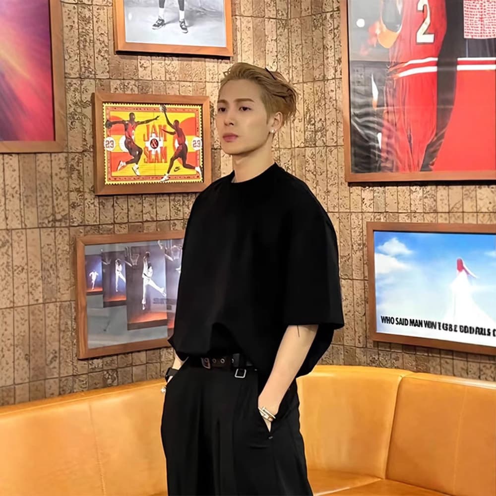 Jackson Wang Style Black Fitted T-Shirt for Men Summer Cotton Short Sleeve Small Neckline Heavyweight Tee