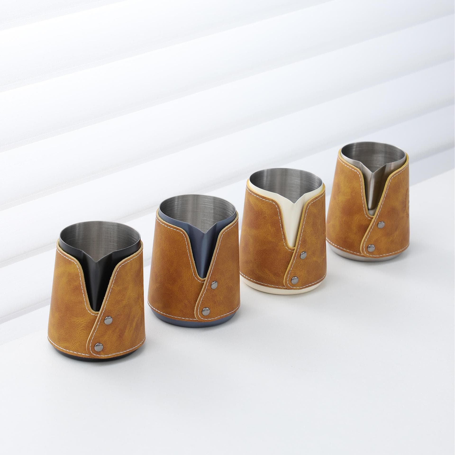 304 Stainless Steel Milk Pitcher Latte Art Cup Thickened Sharp Spout Milk Frothing Pitcher Handleless Latte Art Pitcher Coffee Milk Frothing Pitcher