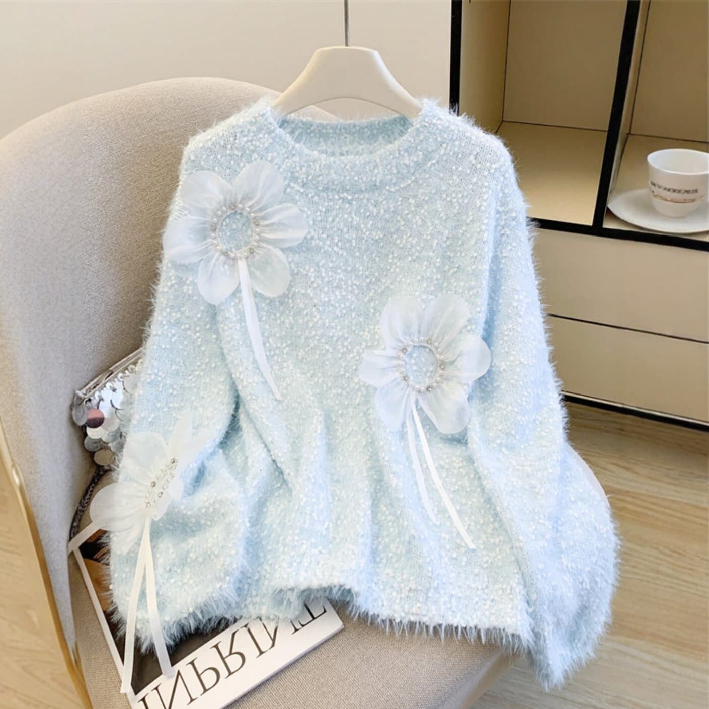 French gentle three-dimensional flower long-sleeved sweater for women 2026 winter new style foreign style age-reducing loose soft waxy sweater