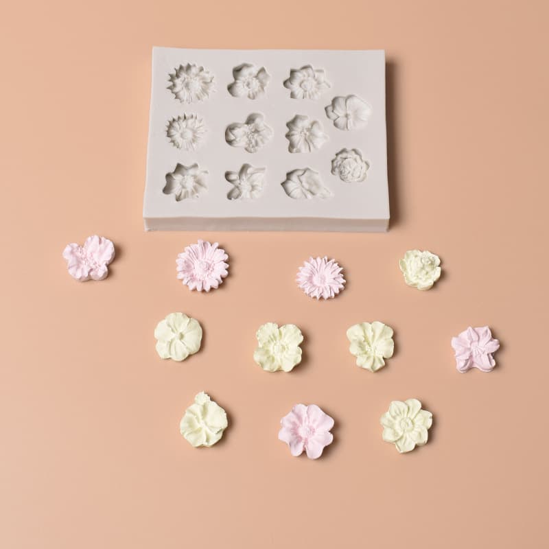 Small Flower Baking Tool Set, Simulation Mini Flower Chocolate Mold, Fondant Chocolate Cake Silicone Mold