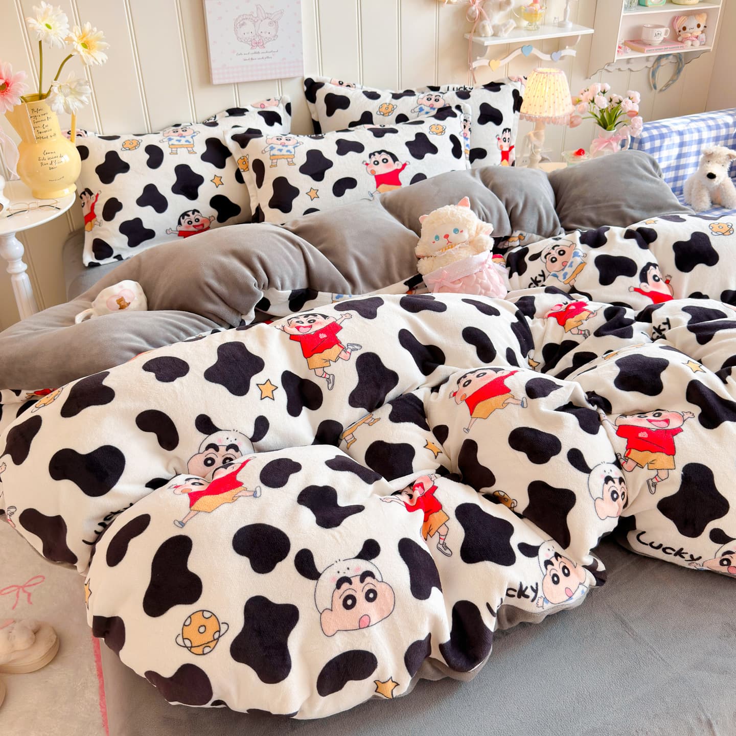 Cartoon milk fleece four-piece set, winter thickened warm double-sided fleece sheet and duvet cover, cute student dormitory three-piece set.