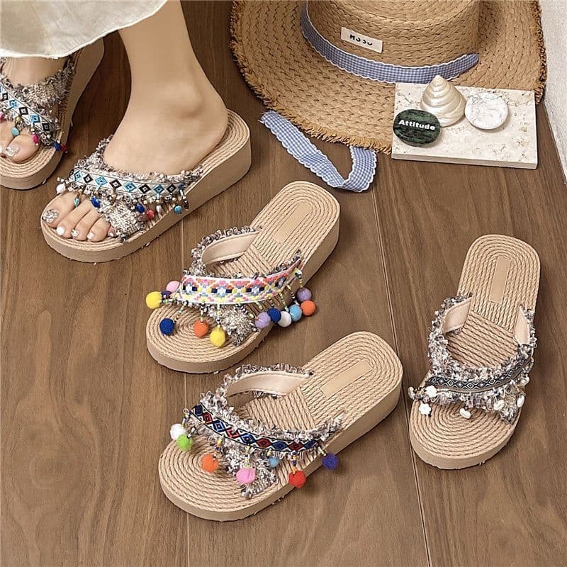 Princess style cross-strap slippers for women to wear outside 2025 new summer style comfortable and versatile thick-soled wedge-heeled fashion slippers for women