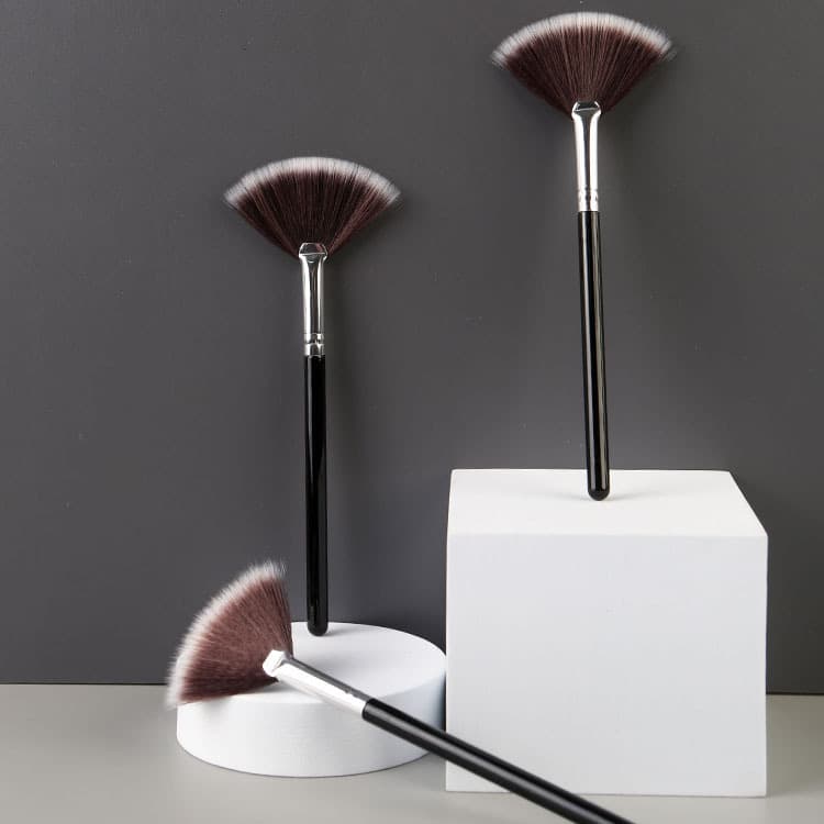 Cross-border New Fan Brush Single Makeup Brush Gift Fan Blush Brush Soft Afterbrush Beauty Tools