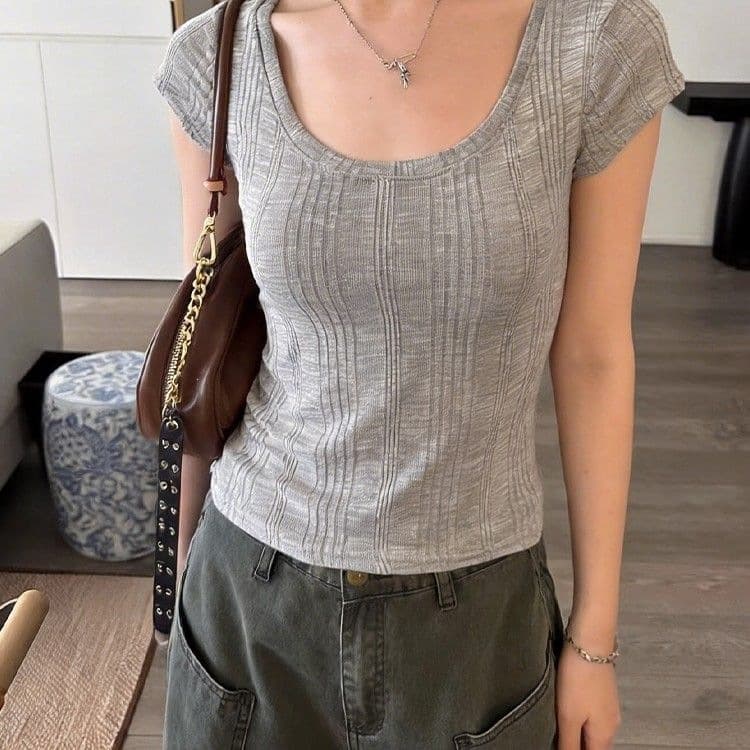 2026 New Korean Style Pure Summer U-Neck Short Sleeve T-Shirt for Women Slim Fit Flattering Versatile Inner Top 8110