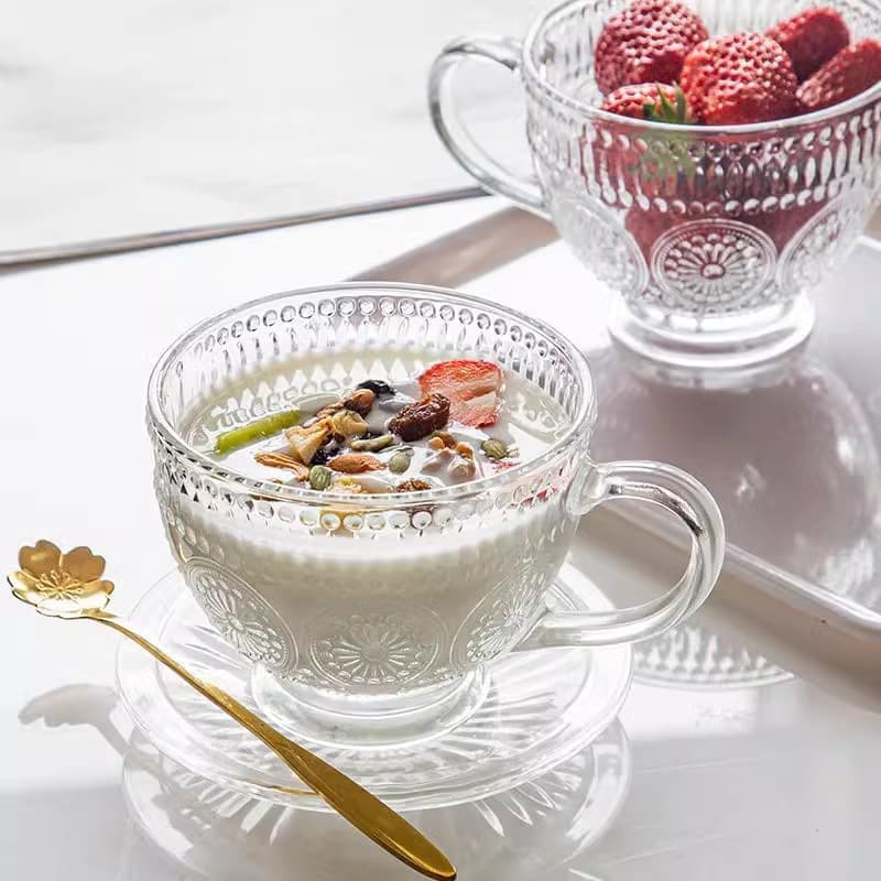 Retro sunflower embossed oat milk cup, large capacity, with handle and spoon, high-value glass water cup/breakfast cup.