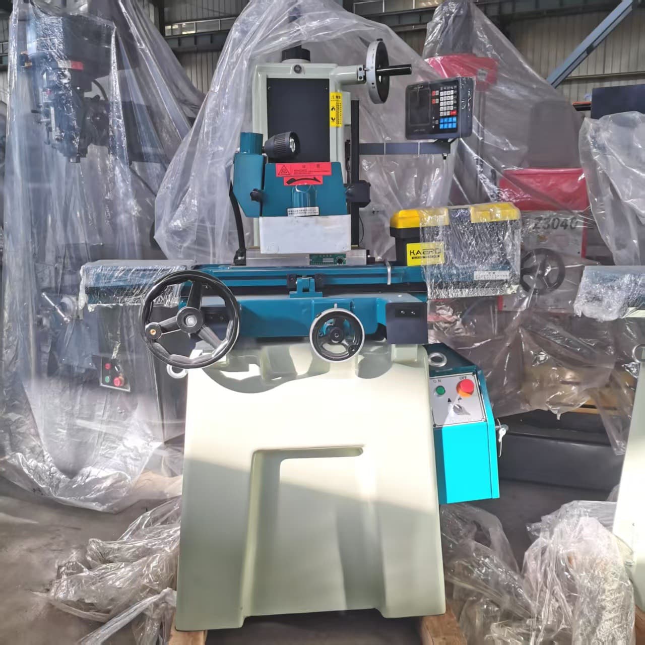 Manufacturer produces M618 surface grinder, high-precision CNC vertical 618 surface grinder.
