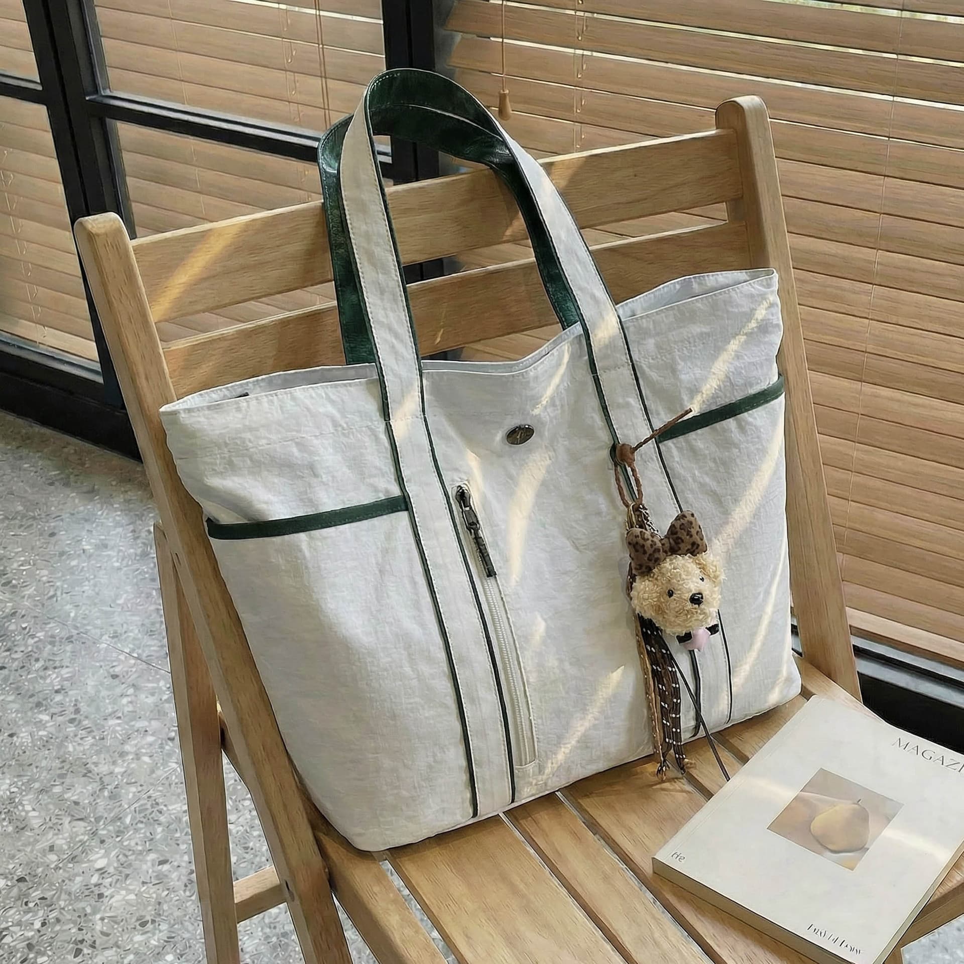 Badminton bag for girls, lightweight large-capacity shoulder tote bag, lightweight casual lazy style portable commuter bag for women