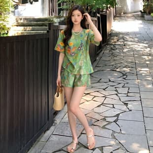 High-End Fashion Set for Women Summer New, Loose Fit Round Neck Printed Short Sleeve Top and Wide-Leg Shorts Two-Piece Set