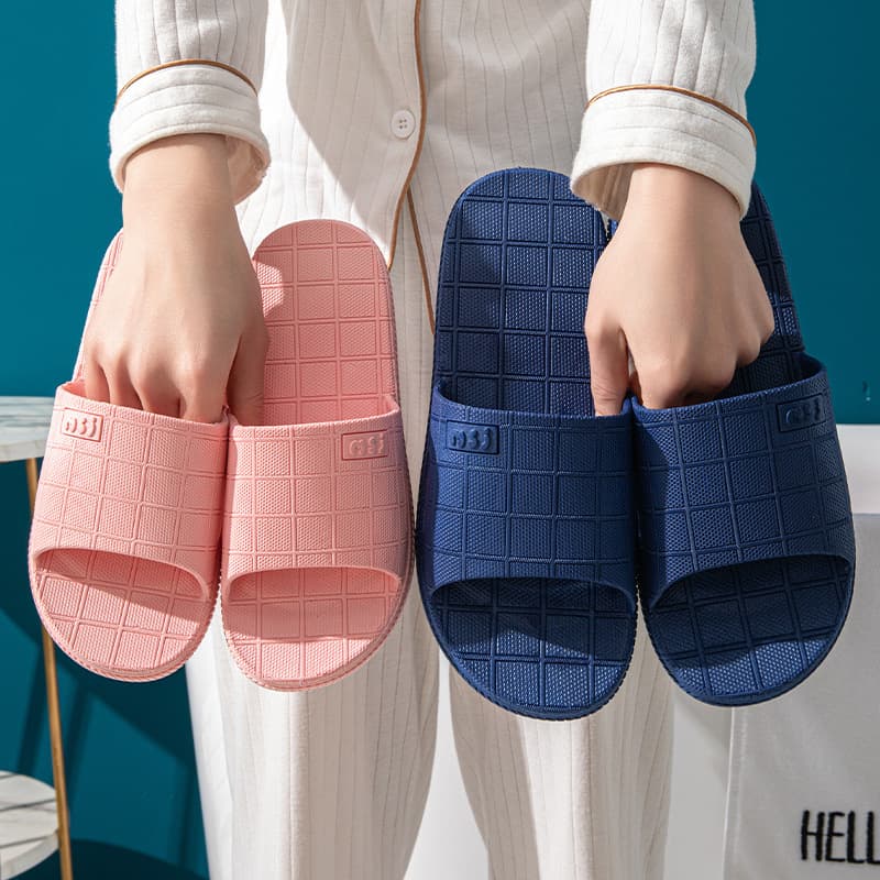 New Summer Slippers Thick Bottom Soft Bottom Home Couple Bathroom Non-Slip Sandals Outdoor Slippers for Women Wholesale
