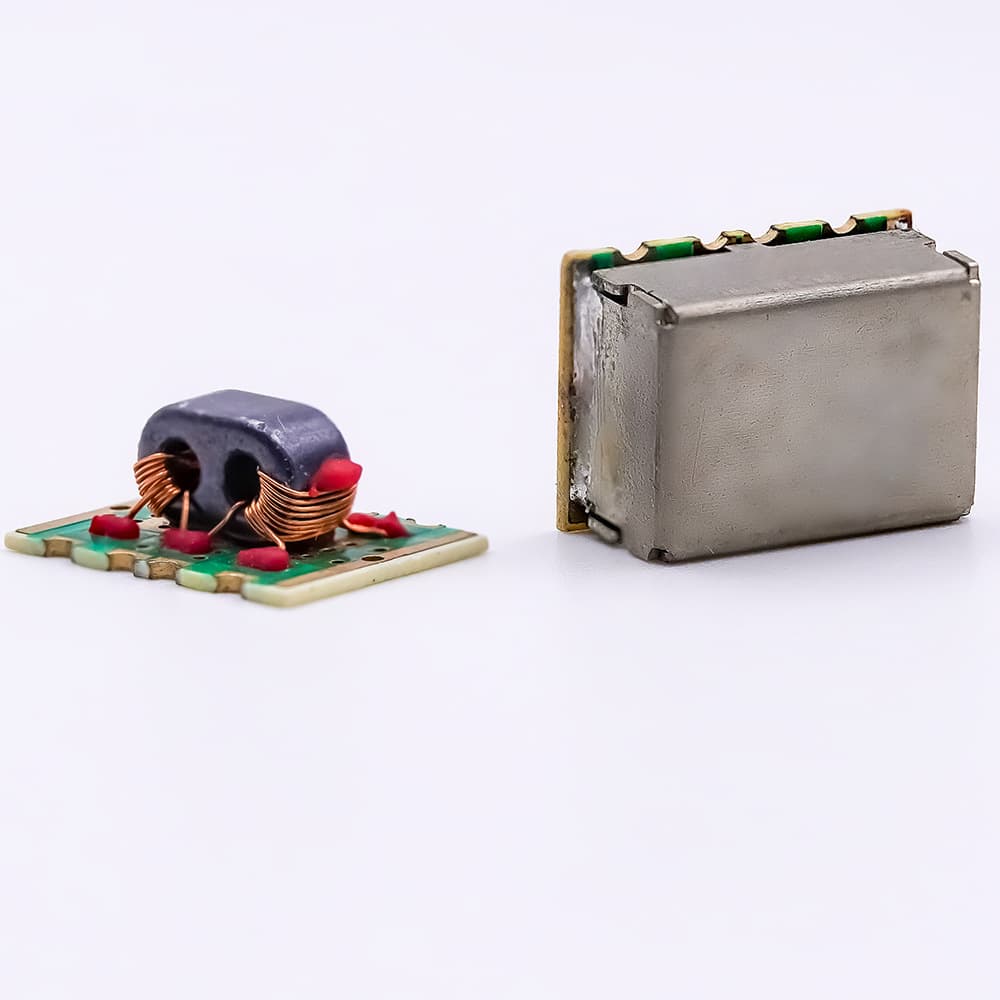 Digital TV Docsis 3.0 & 3.1 signal power divider, 3-way power divider.